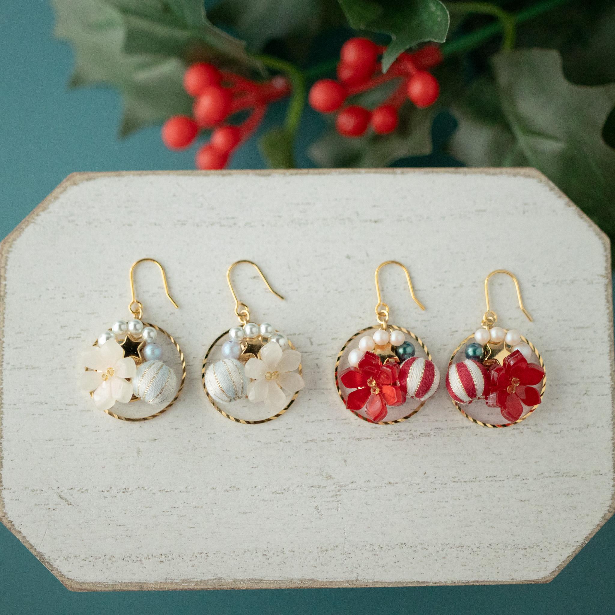 百花-dress-*ポインセチア 刺繍糸で作る、ポインセチアのピアス・イヤリング1枚目の画像